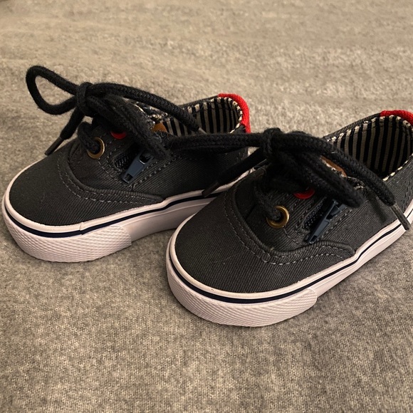 Poll Parrot Infant Baby Sneakers, Size 1 - Picture 2 of 4